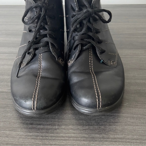 Ecco Womens Black Leather Lace Up Bootie Shoes Womens Size 39 Gore-Tex Comfort - Picture 4 of 13